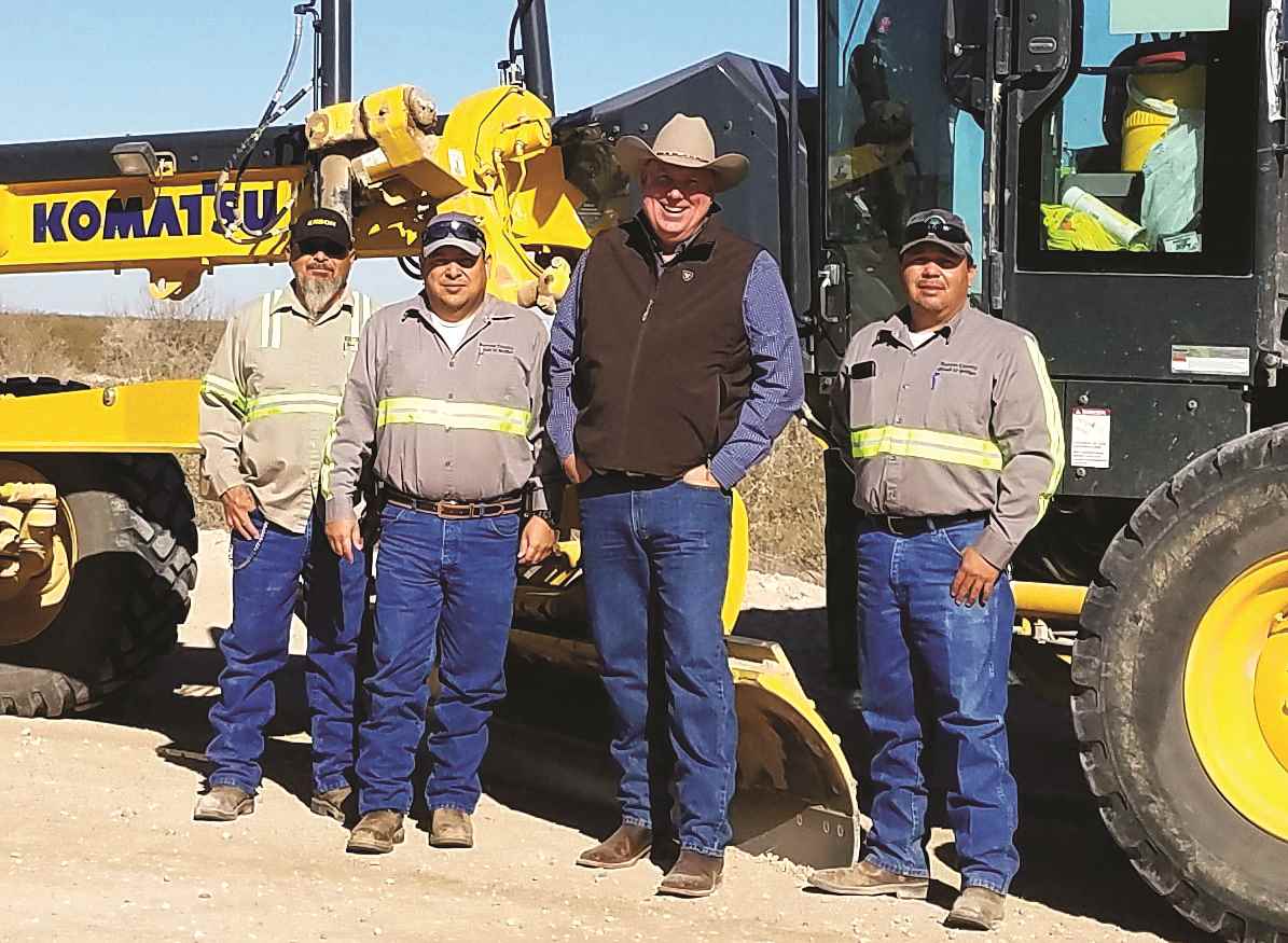 Reeves County R&B utilizes Komatsu equipment and technology